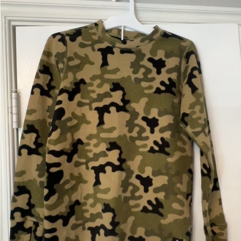 Burton Camouflage Jacket with Beanie and Gloves - Picture 3 of 6